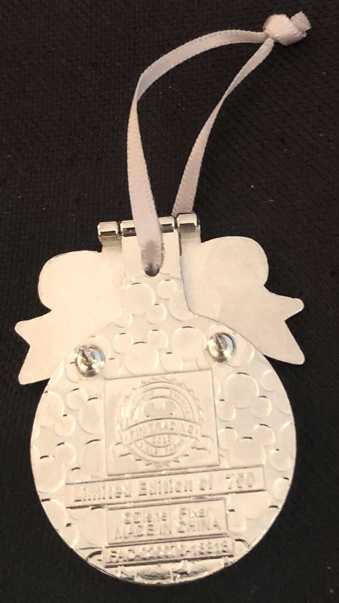 Caribbean Beach Resort - Christmas 2018  pin collectible - Main Image 3