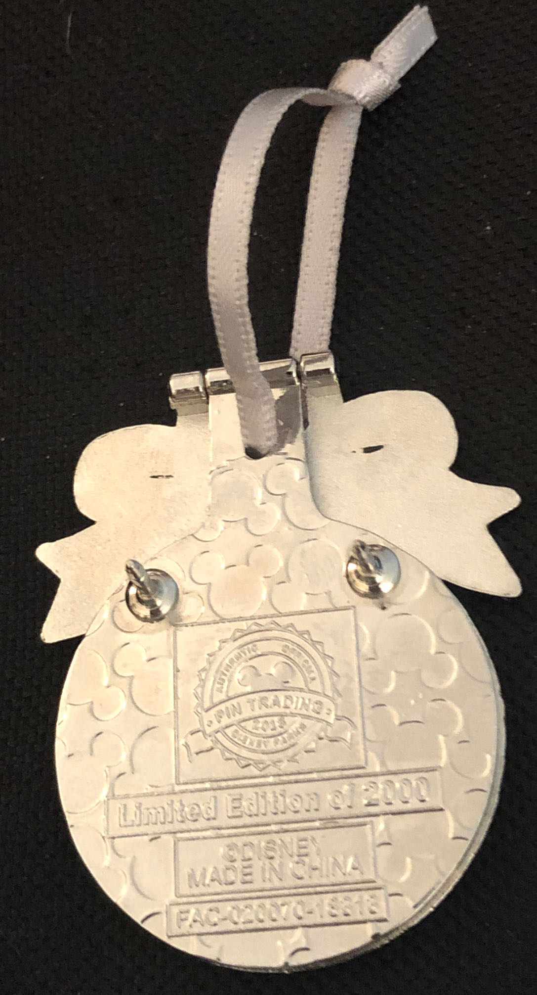 Animal Kingdom Lodge - Christmas 2018  pin collectible - Main Image 3