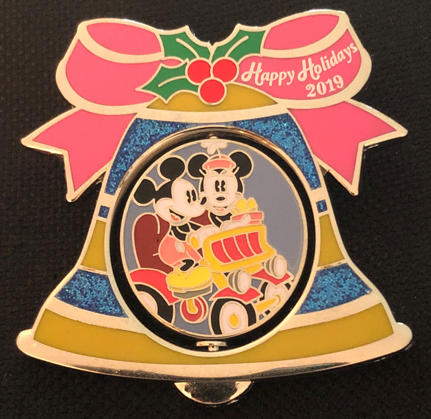Boardwalk Resort - Christmas 2019  pin collectible - Main Image 2