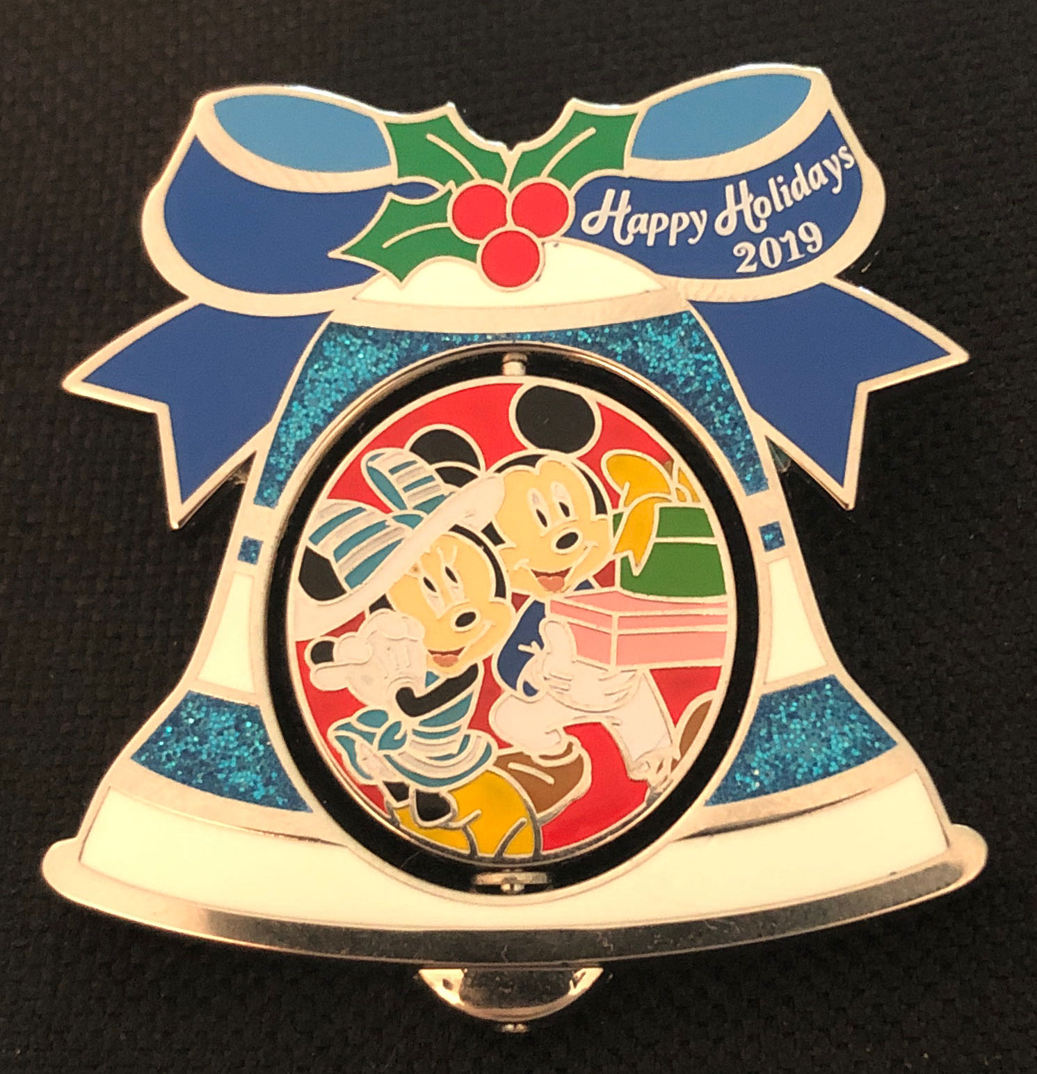 Yacht Club Resort - Christmas 2019  pin collectible - Main Image 2