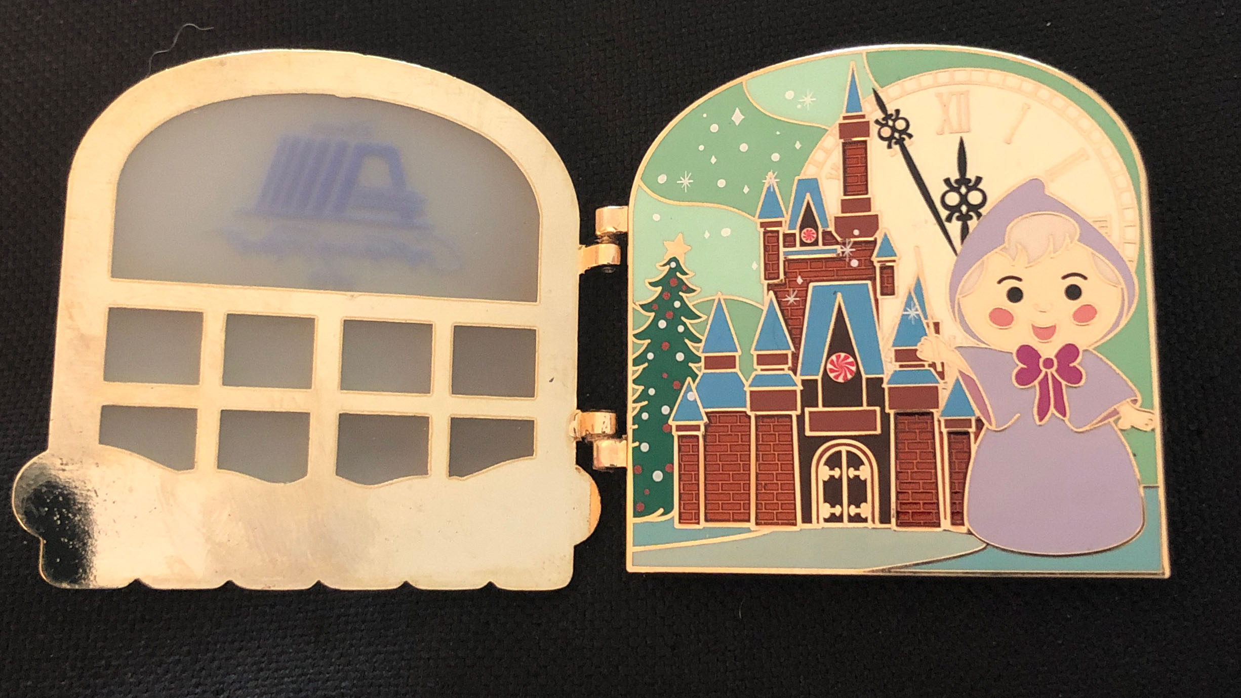 Resorts - Contemporary Resort 2019 - Gingerbread House Ltd Edition 3600 Signed  pin collectible - Main Image 2