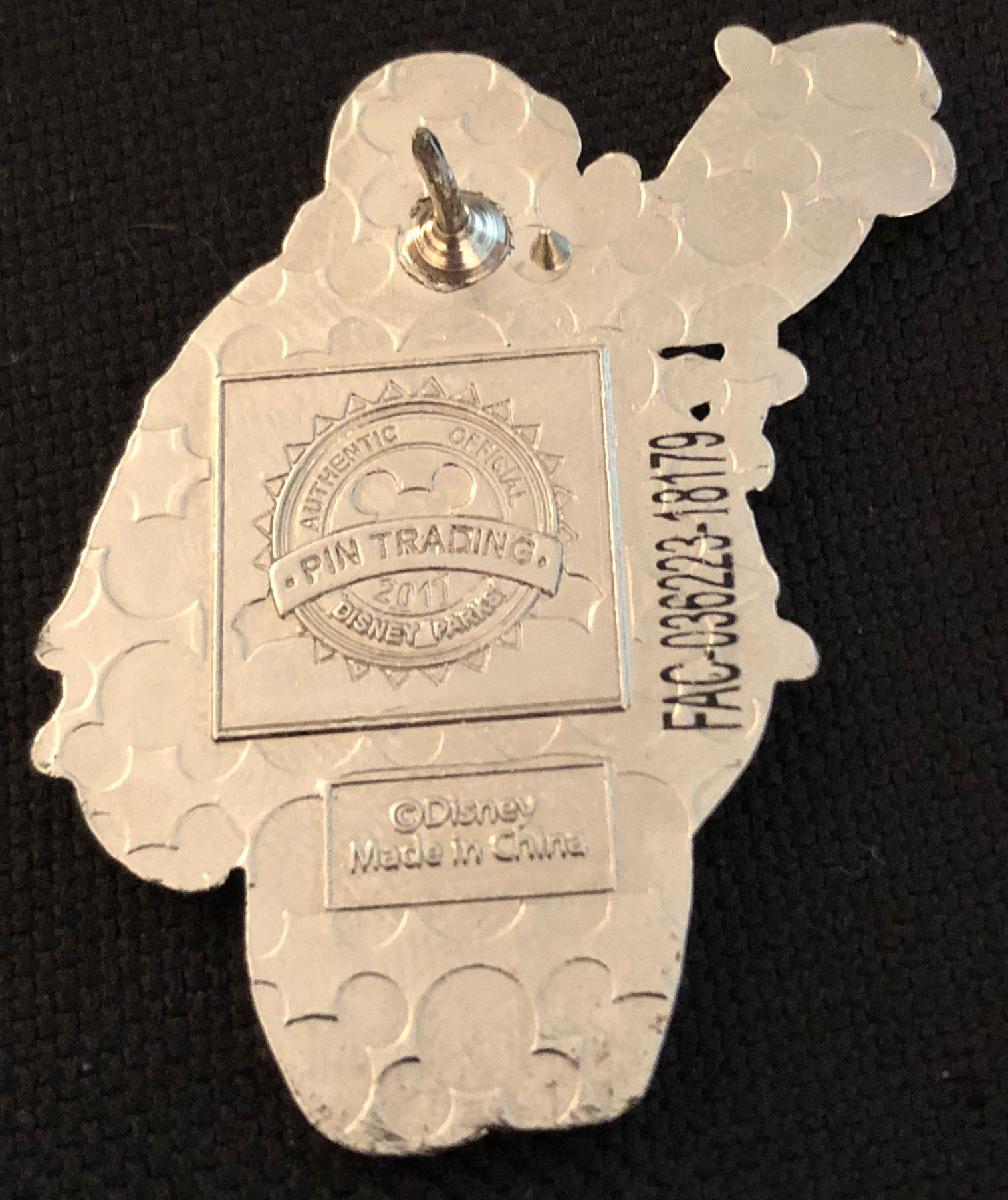 Baymax - Christmas  pin collectible - Main Image 2