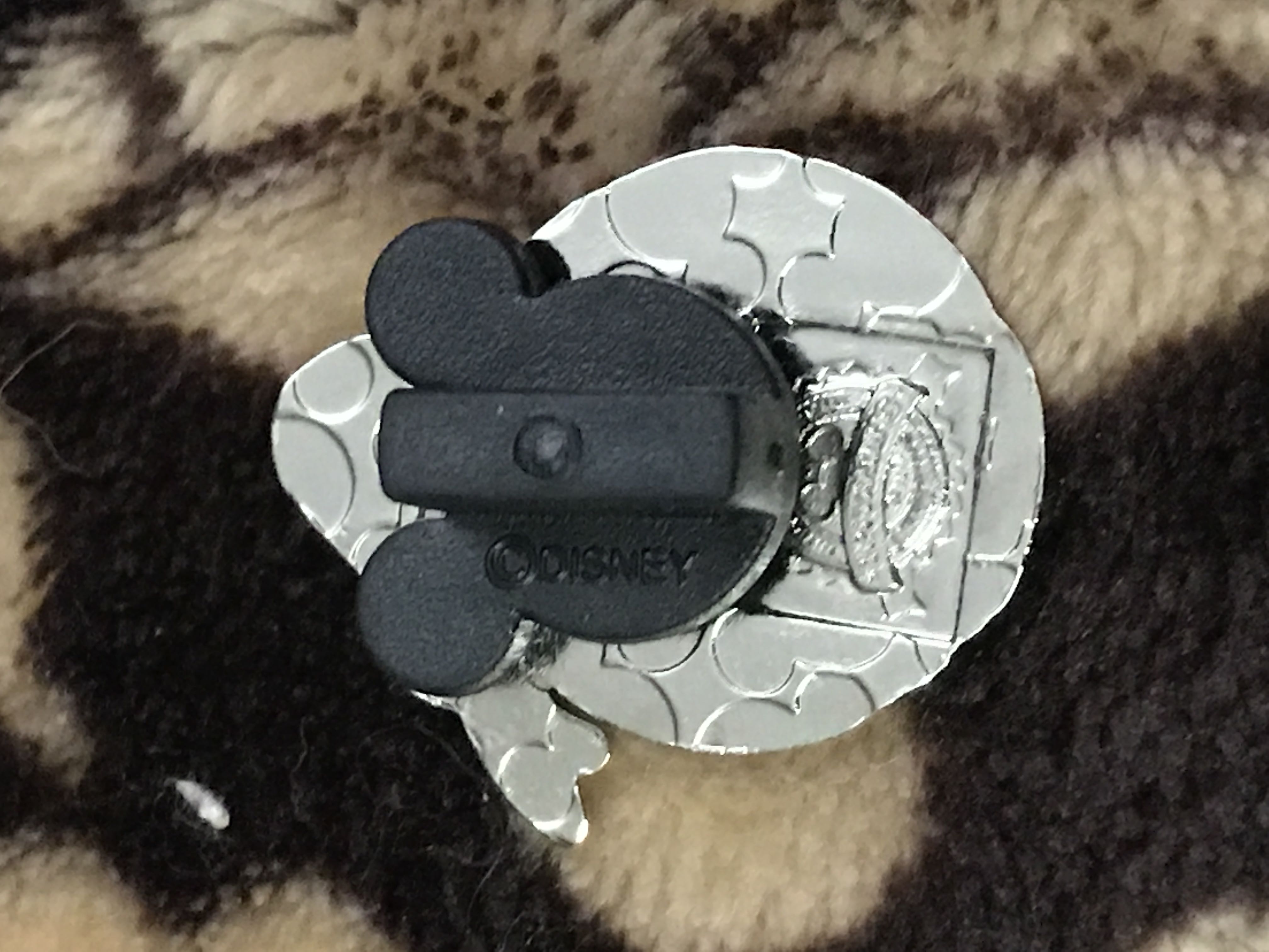 Donald Duck Bubblehead - Metal Enamel pin collectible - Main Image 2