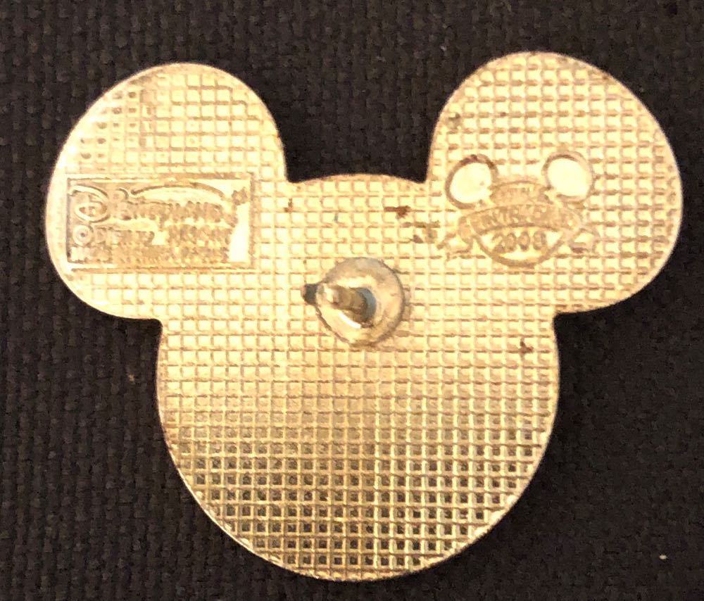 World Showcase - Solid Italy Mickey  pin collectible - Main Image 2