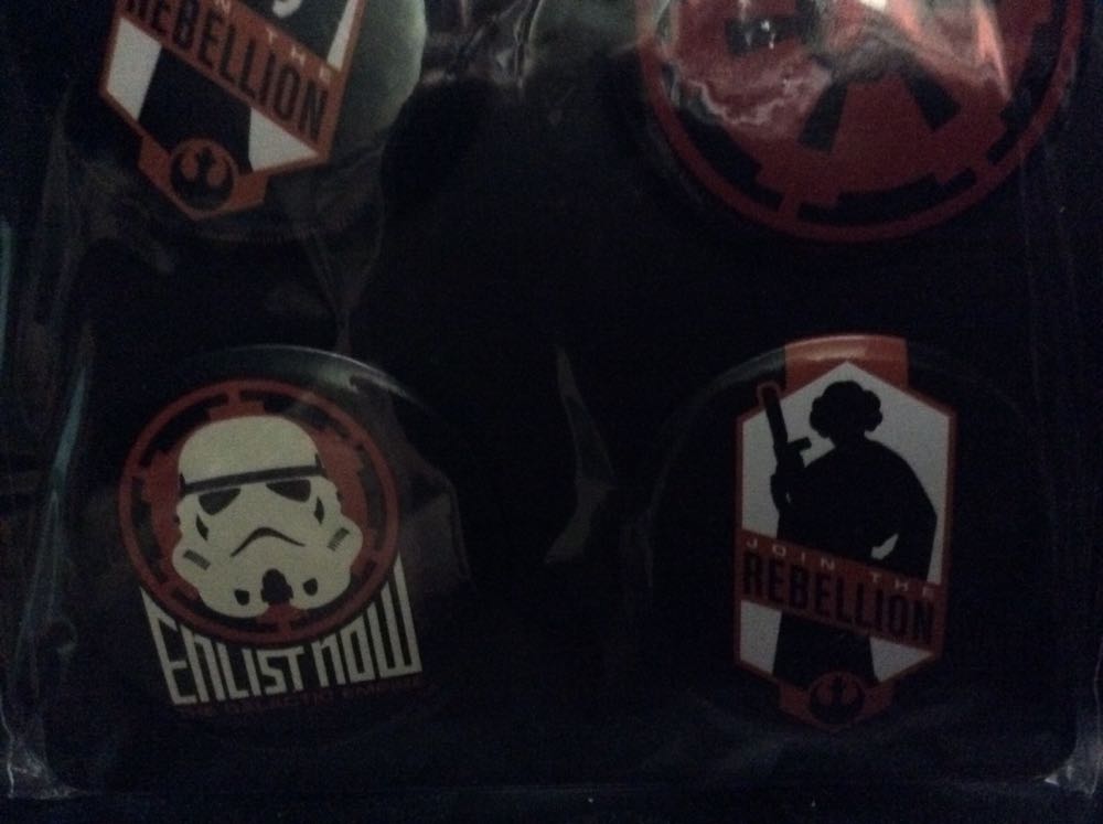 Star Wars Buttons - Metal Buttons pin collectible - Main Image 3
