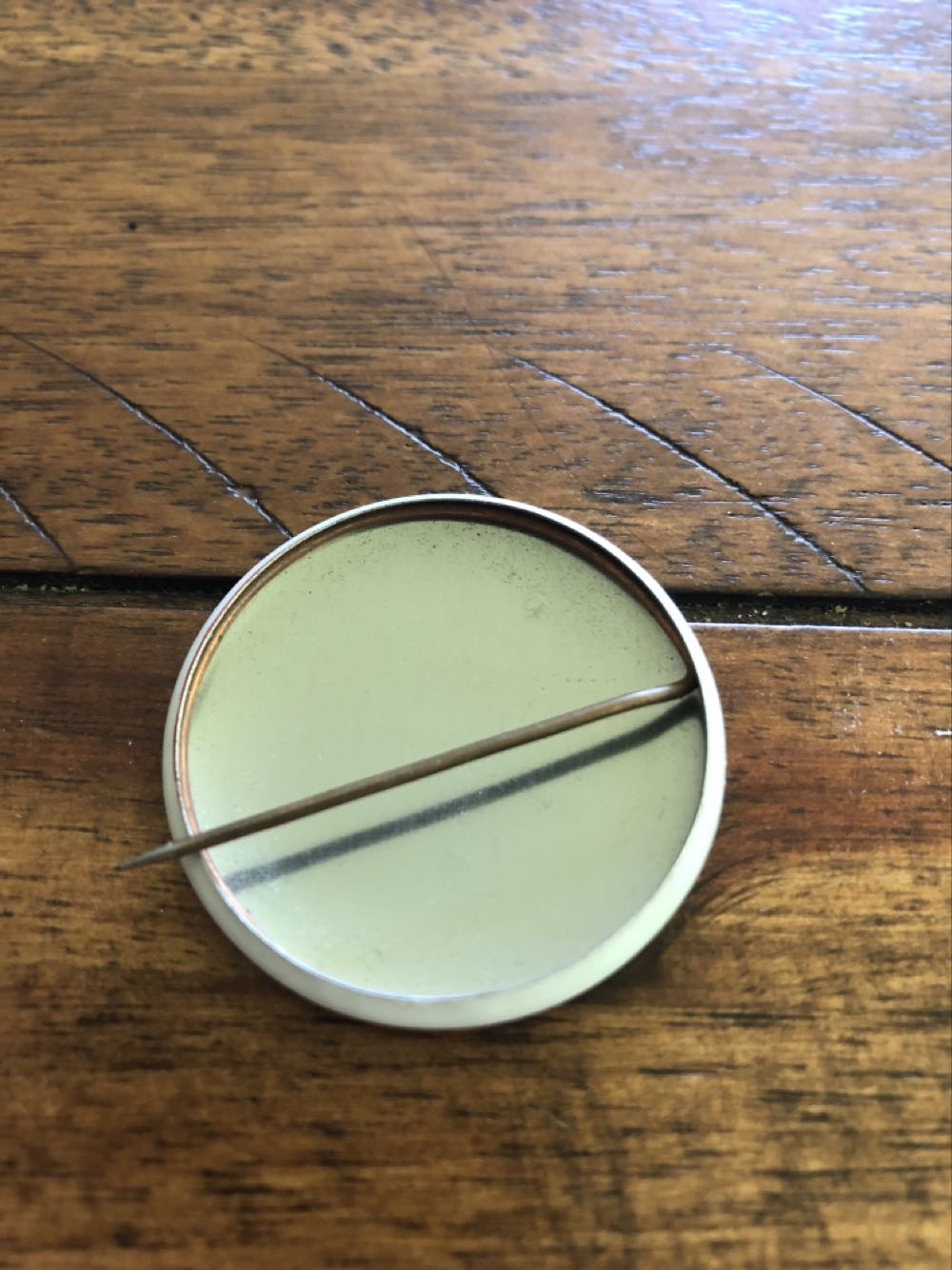 BUS-B  pin collectible - Main Image 2