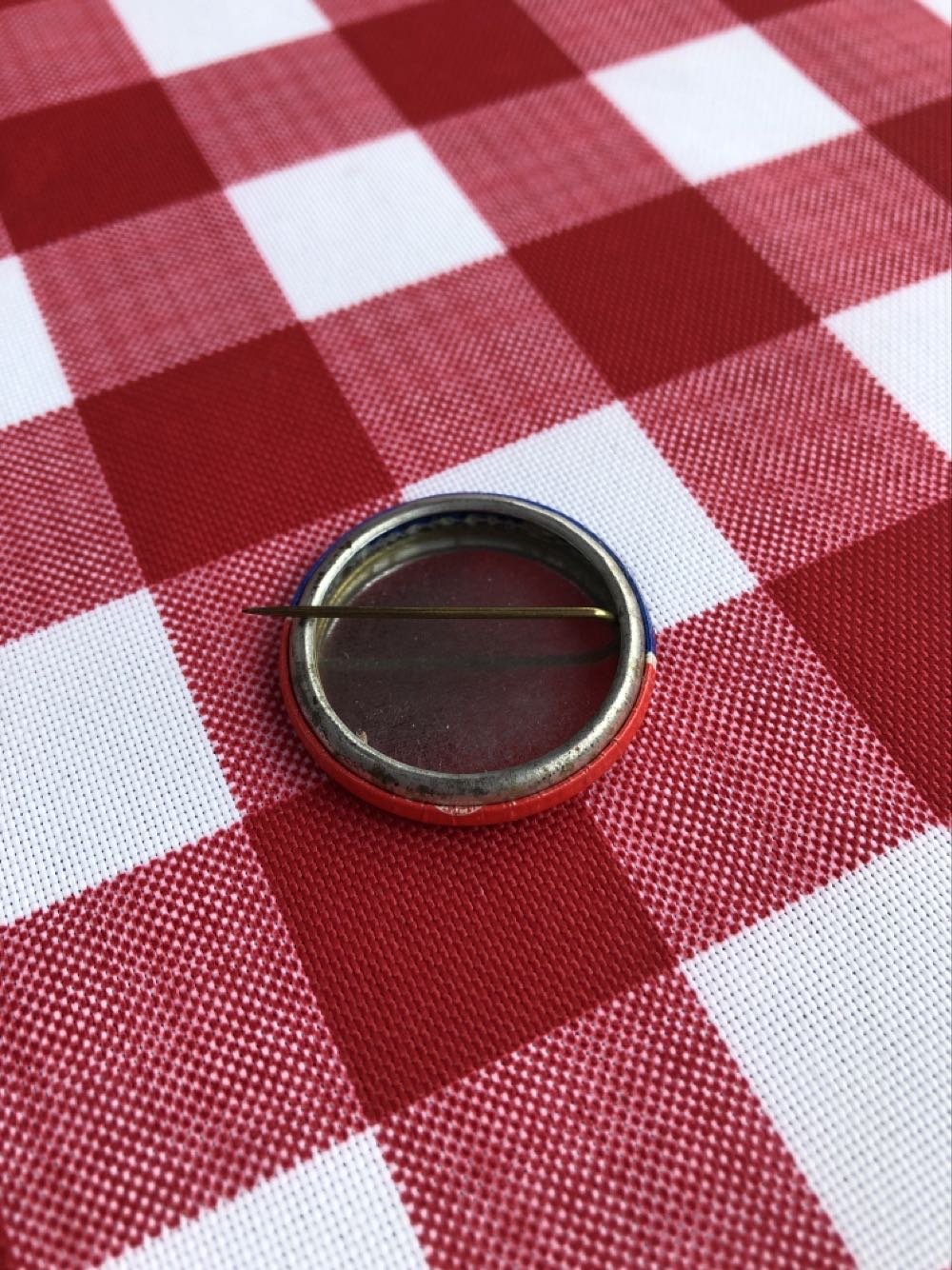 HUM-A  pin collectible - Main Image 2