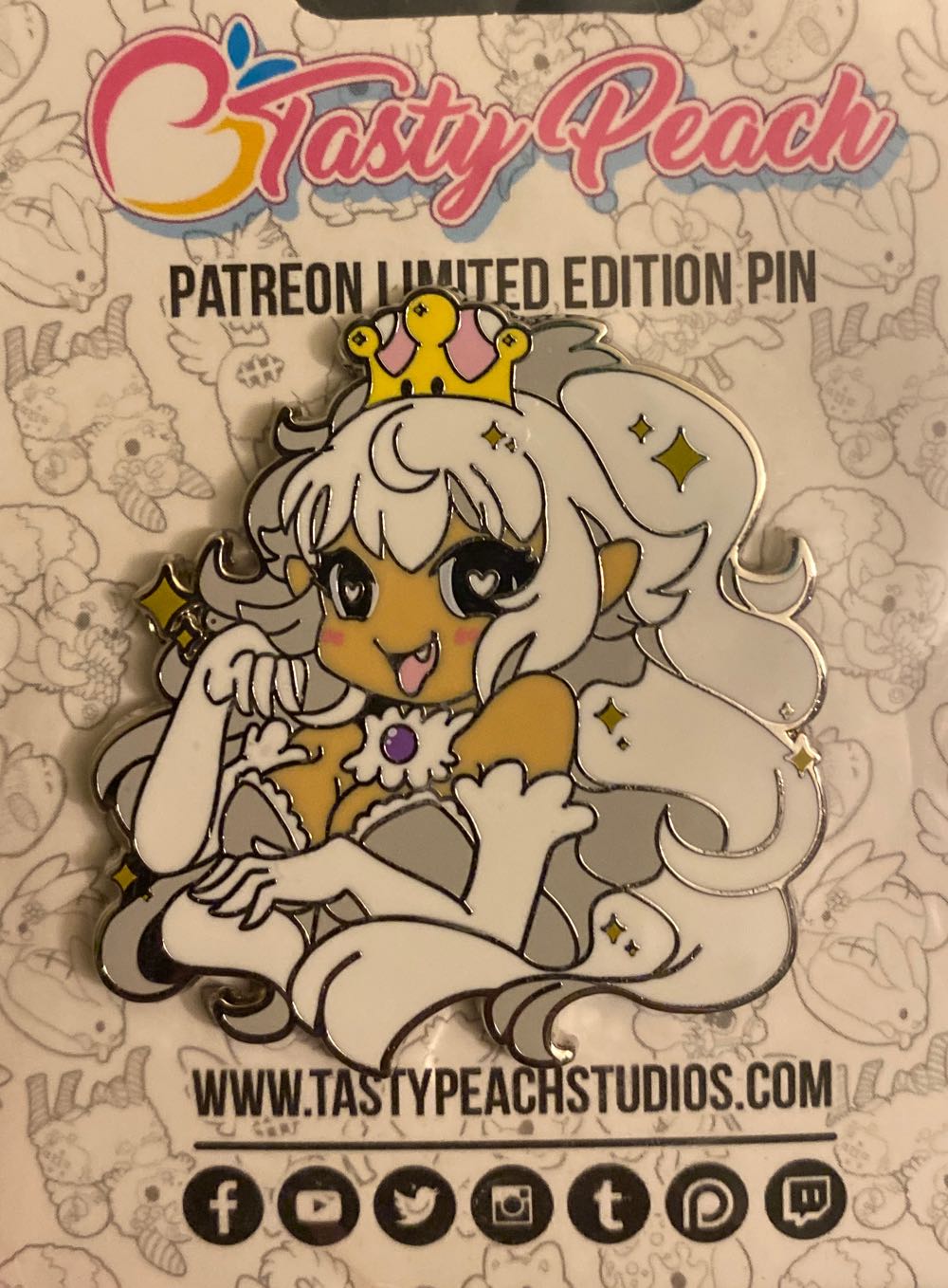 Booette  pin collectible - Main Image 2