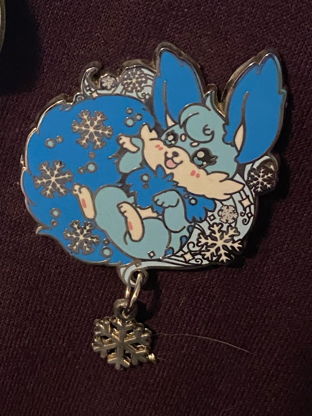 Snow Fox  pin collectible - Main Image 3