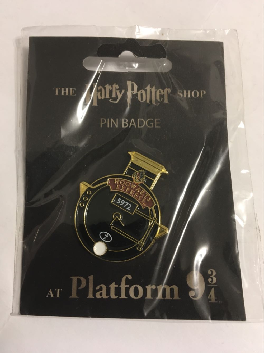 Harry Potter - Hogwarts Express 5972 At Platform 9 3/4  pin collectible - Main Image 1