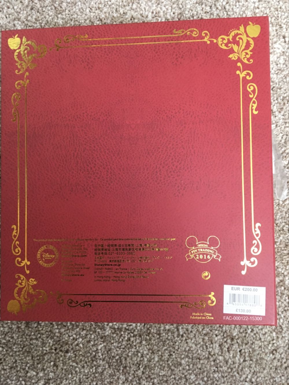 Disney Store Uk - 2016 Snow White Pin Set Ltd Edition 500  pin collectible - Main Image 3