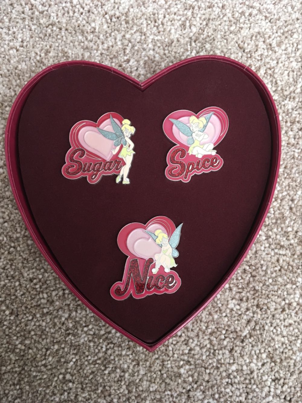 Tinkerbell - Valentines Day - 2006 Sugar & Spice All Things Nice Ltd Edition 400  pin collectible - Main Image 2