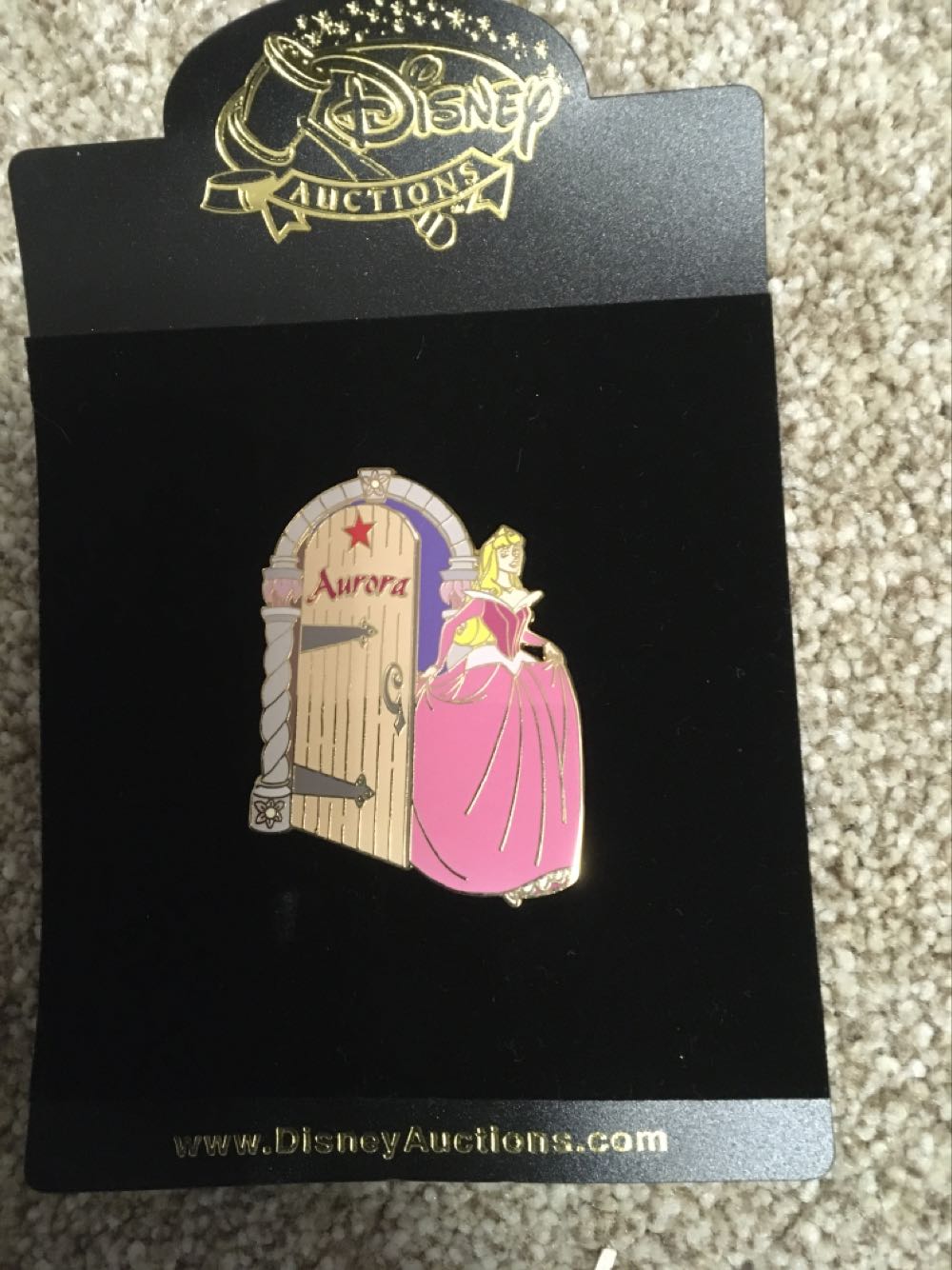 Disney Happy Holidays - 2014 Pin Set Ltd Edition 3000 Jiminy & Chip And Dale Ltd Edition 1200