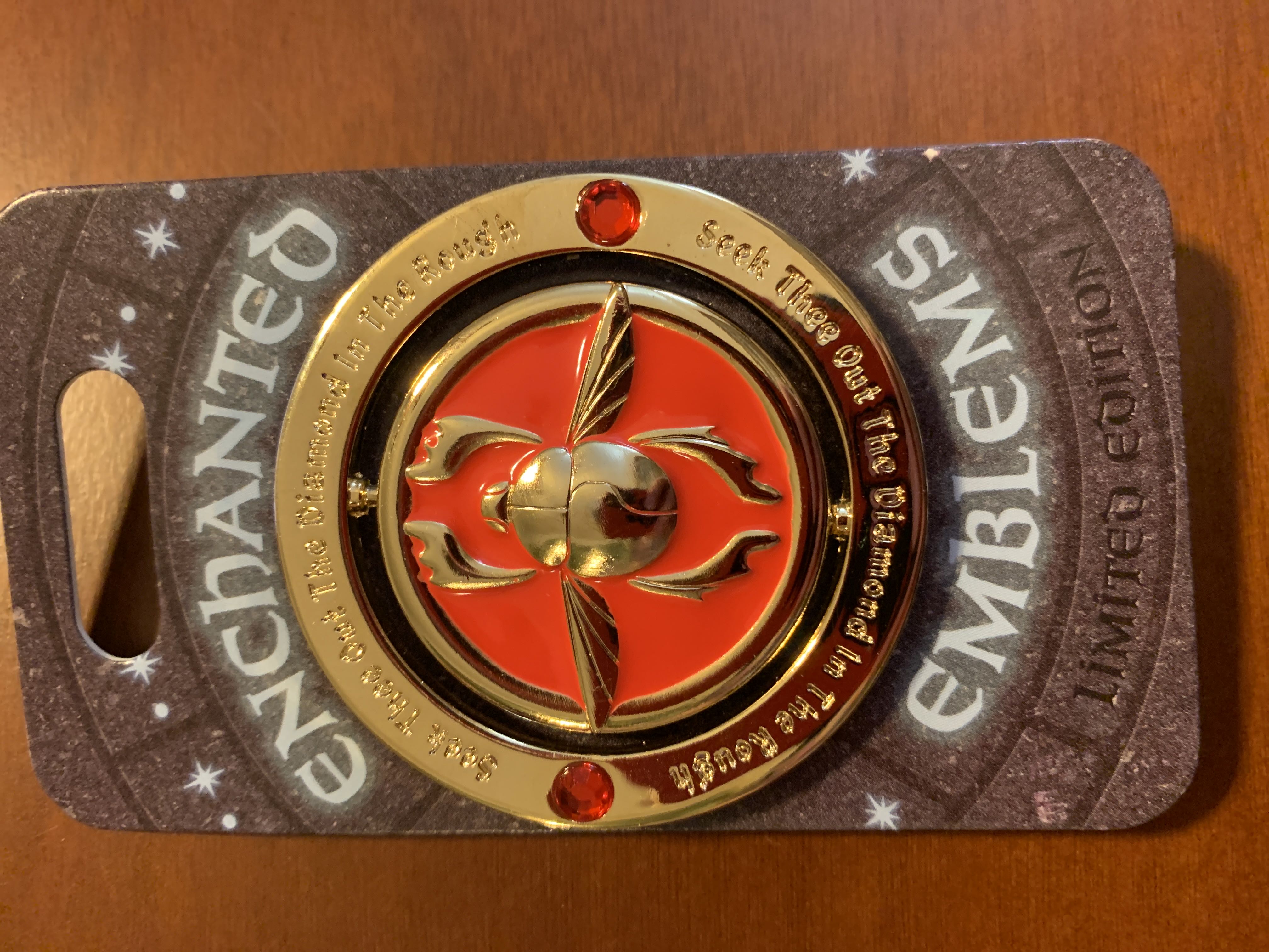 Jafar Enchanted Emblems - Disney pin collectible [Barcode 400926363799] - Main Image 2