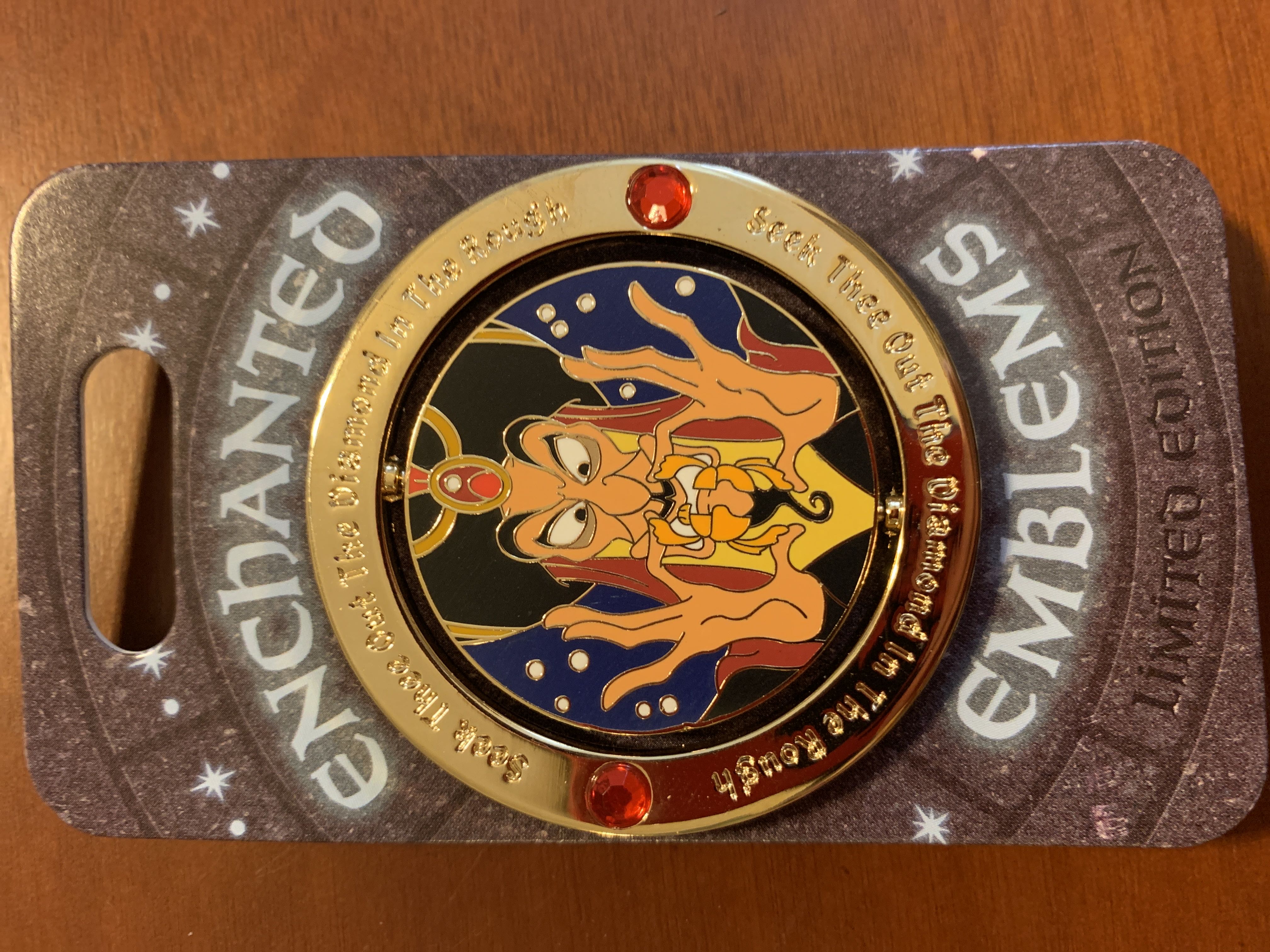 Jafar Enchanted Emblems - Disney pin collectible [Barcode 400926363799] - Main Image 3