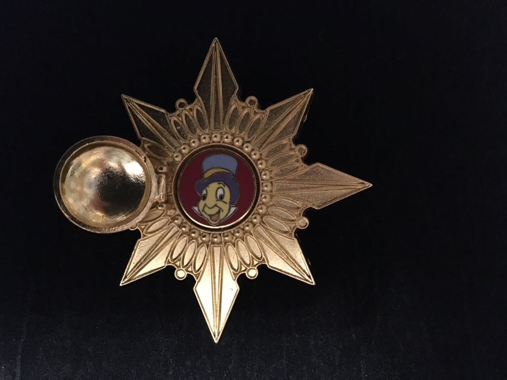 Jiminy Cricket - His Conscience Opening To Reveal Jiminy Ltd Edition 1500  pin collectible - Main Image 2
