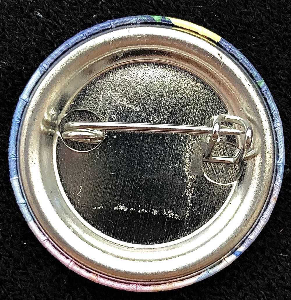 Mulan Chibi - Metal Button pin collectible [Barcode 11872538] - Main Image 2