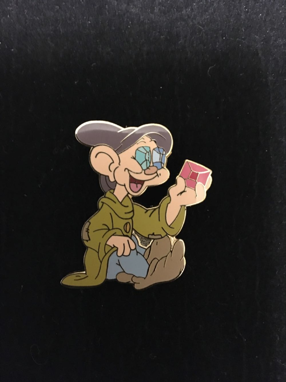 Snow White - Mining Dopey  pin collectible - Main Image 1