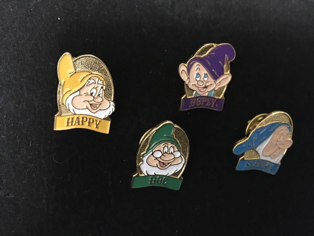 Snow White - Vending Set   pin collectible - Main Image 2