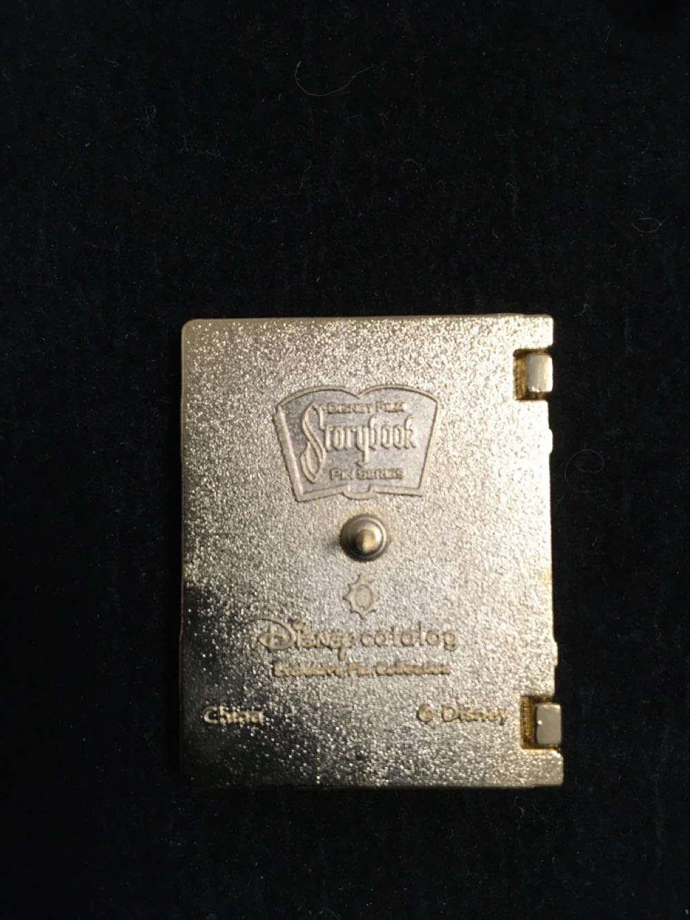 Disney Catalog - Disney Film Story Book  Exclusive Pin Collection - Pinocchio  pin collectible - Main Image 3