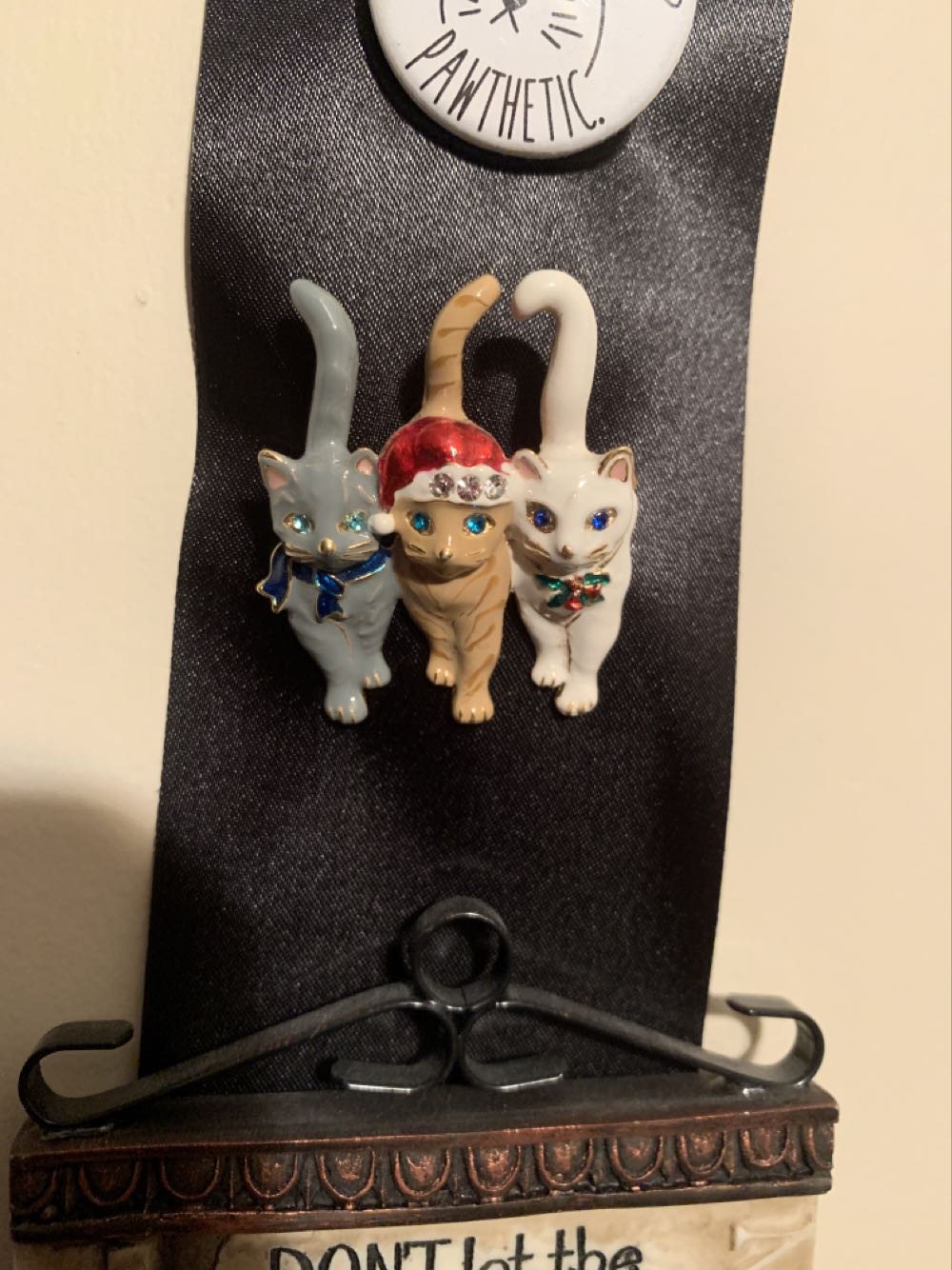 Hidden Mickey Minnie Chaser