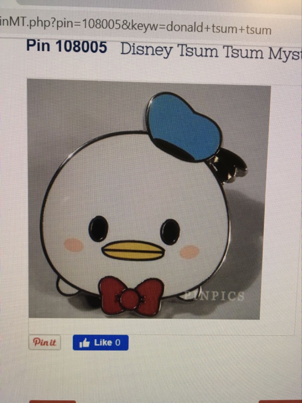 Pinocchio - Disney Store Holding An Apple Ltd Edition 1000