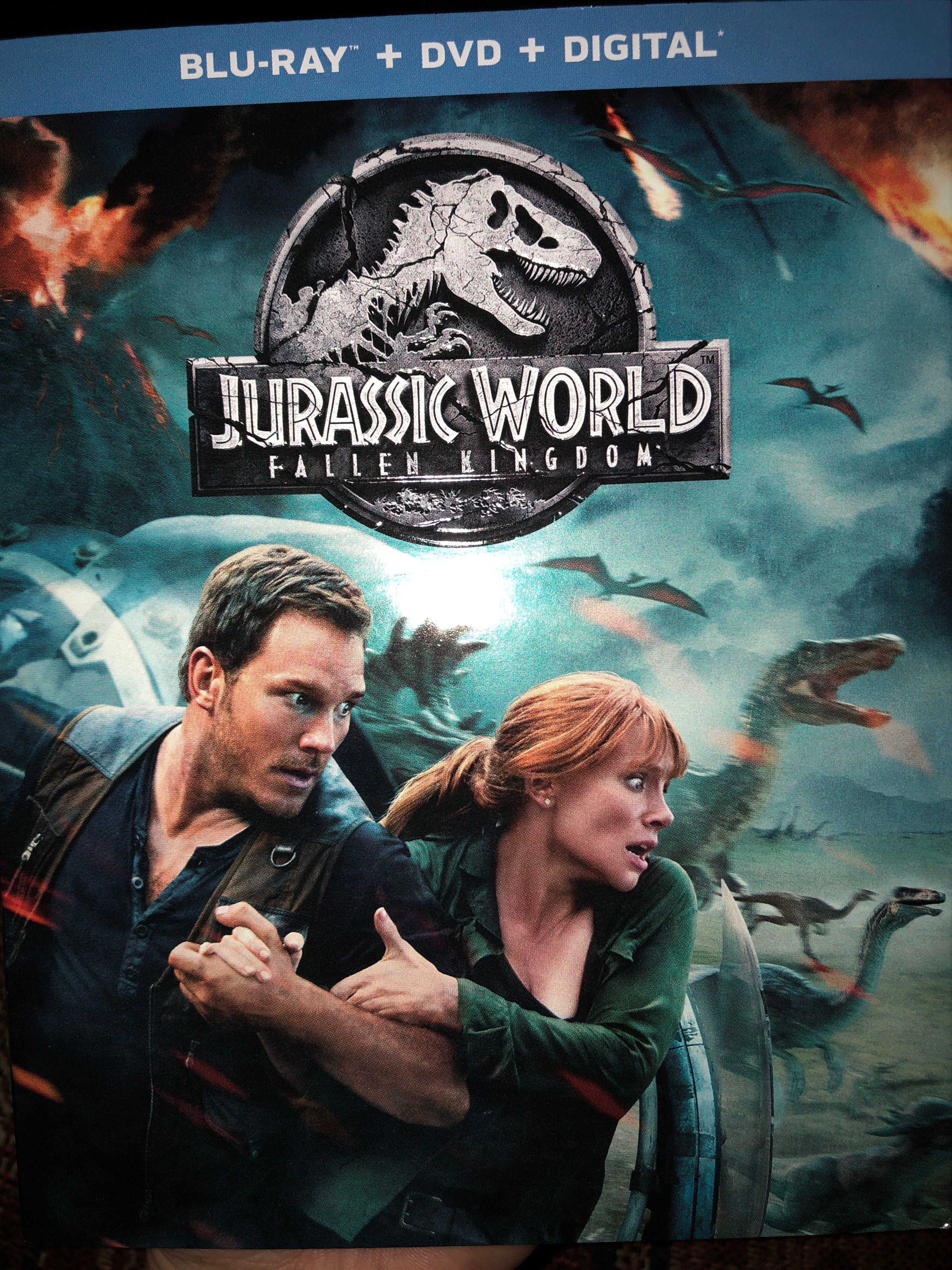 Tinkerbell - Sitting On A Present 