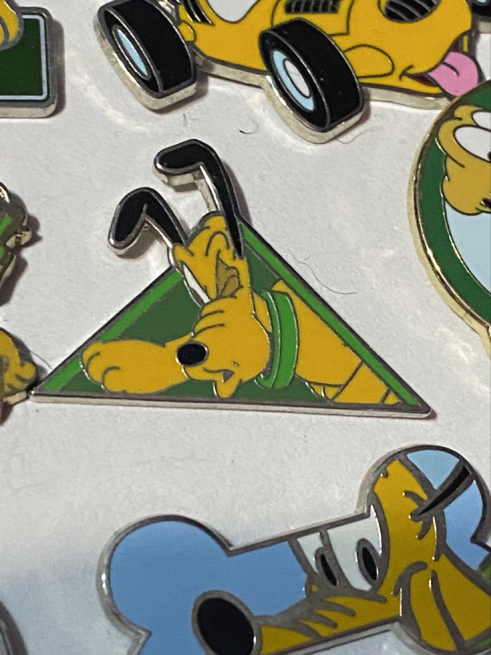 Disney Store Mystery Collectible Key Pin Minnie Mouse New Condition