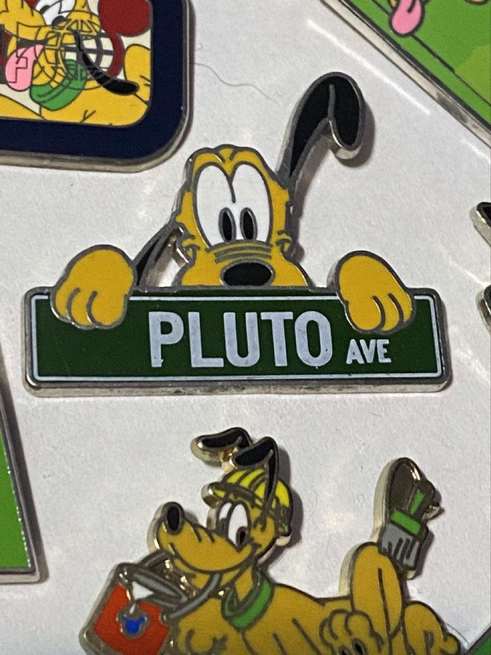 Tinkerbell - Holding Cup Pixie Power