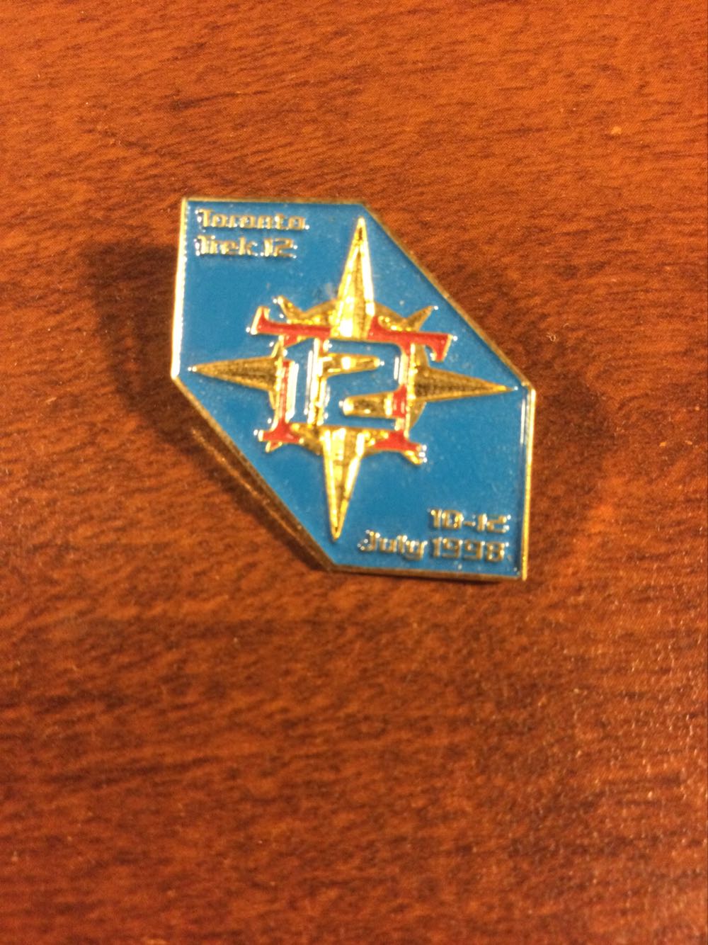 Walt Disney World Parks Trading 3d Pin Mickey Mouse Classic Smile Face Pie Eyed