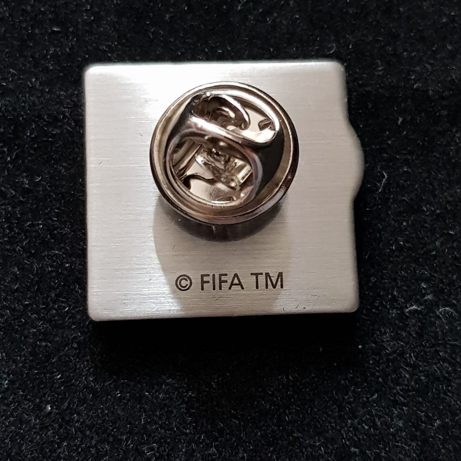 ( 15 ) USA 1994  pin collectible - Main Image 2