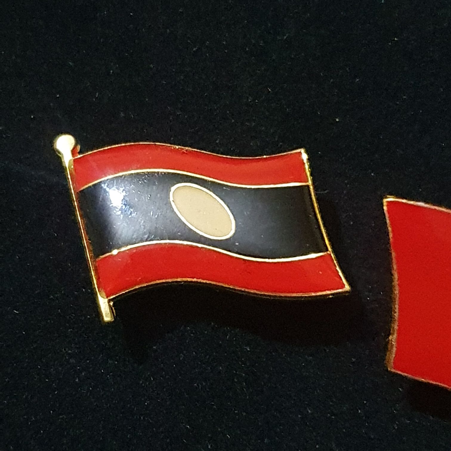 Laos Flag  pin collectible - Main Image 1