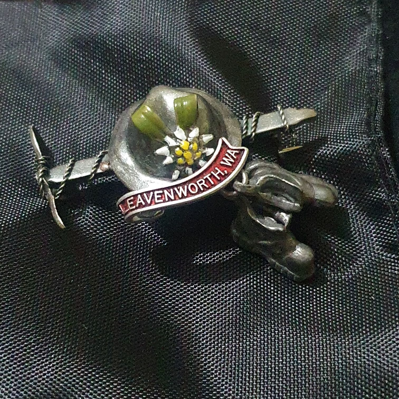Leavenworrth  pin collectible - Main Image 2