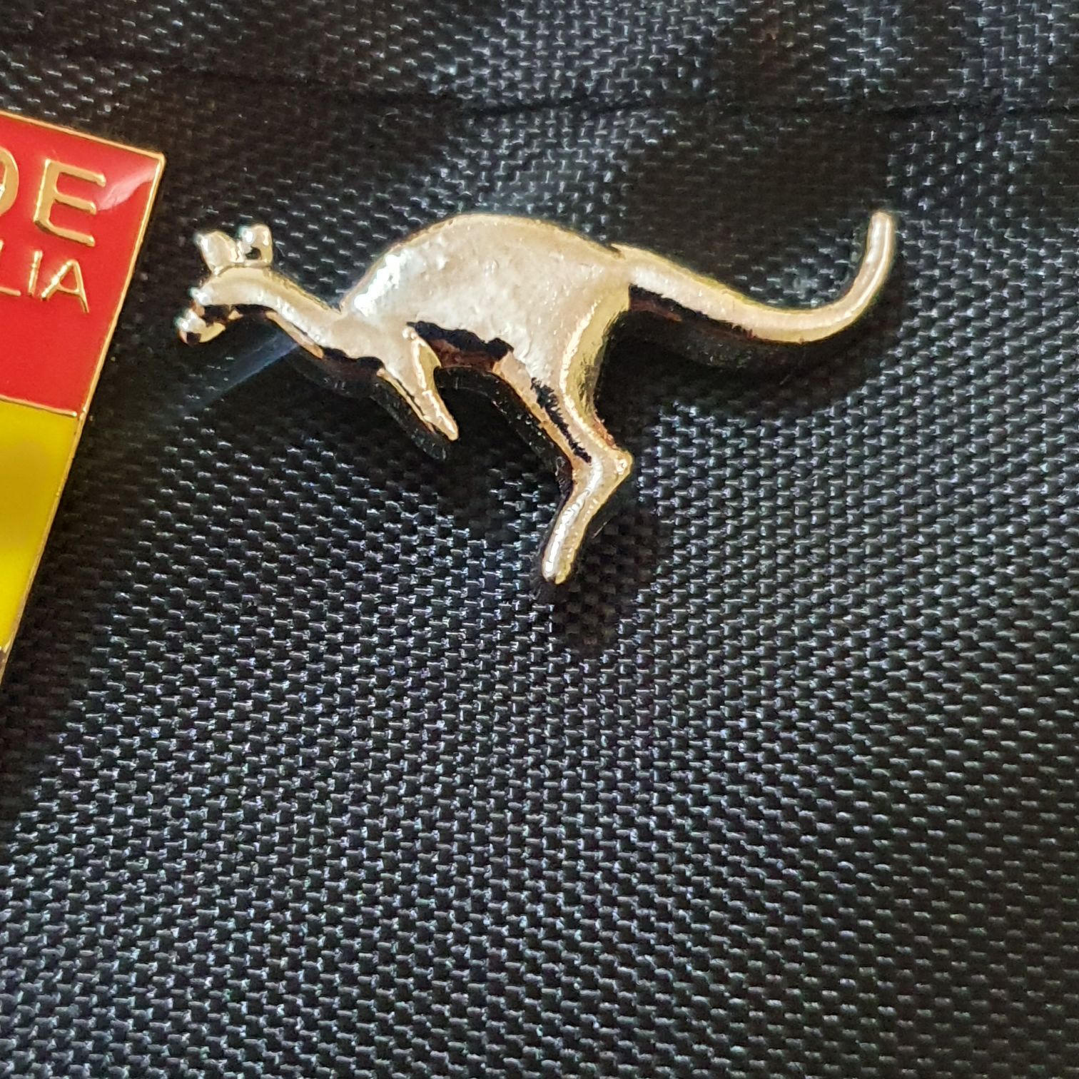 Kangaroo  pin collectible - Main Image 2
