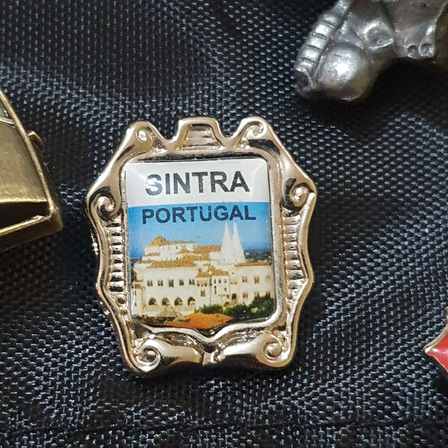 Sintra  pin collectible - Main Image 2