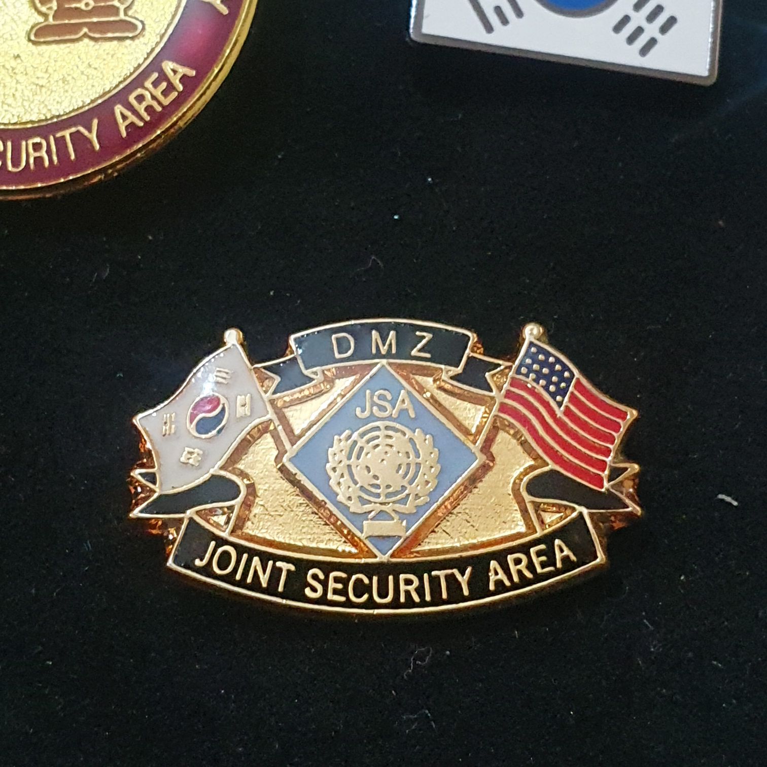 DMZ  pin collectible - Main Image 2