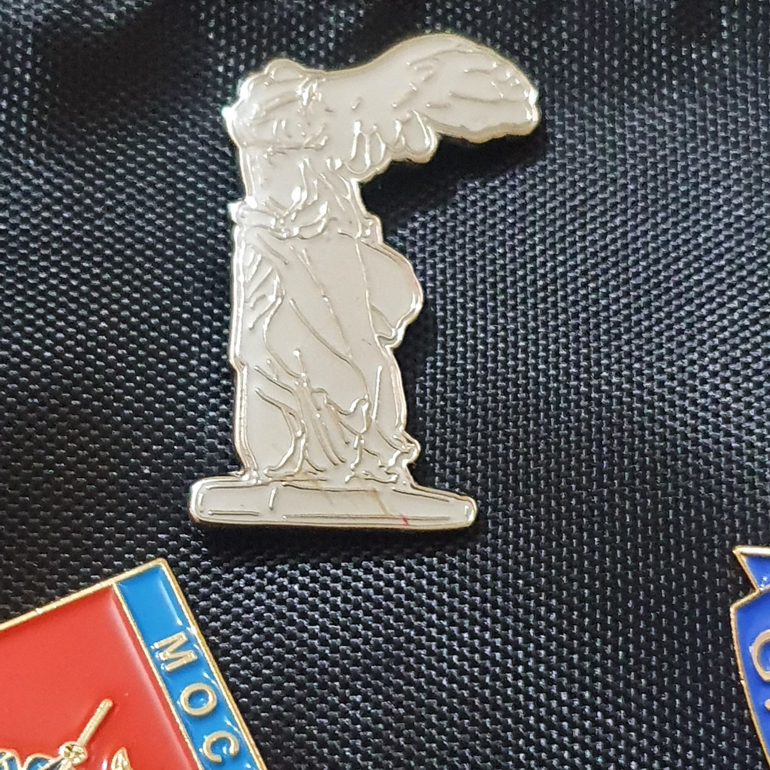 La Victoire De Samothrace  pin collectible - Main Image 2