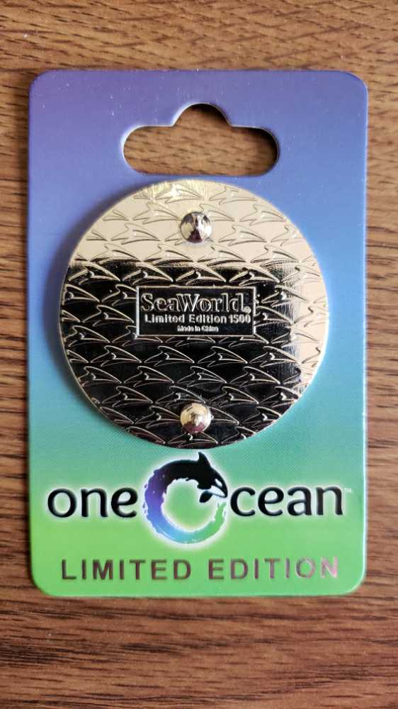 Sea World: One Ocean Inaugural Show 2011  pin collectible [Barcode 10229965] - Main Image 2