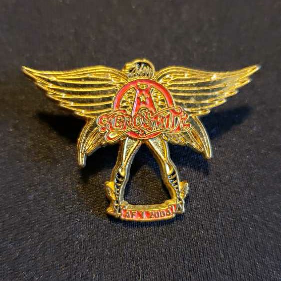 Wall-e- Wall-e Holding Trash