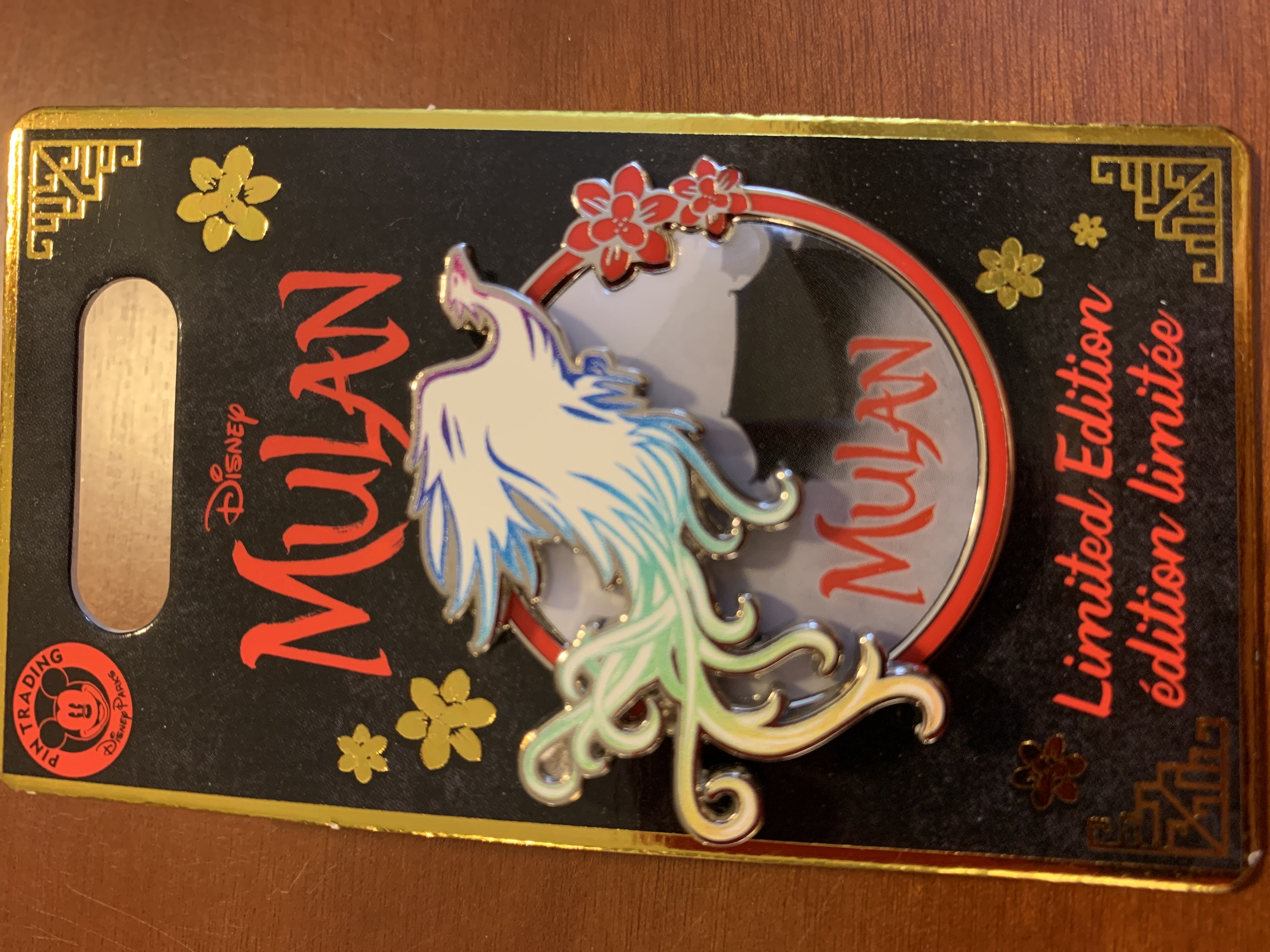 Chip & Dale - Disneyland Paris On A Leaf