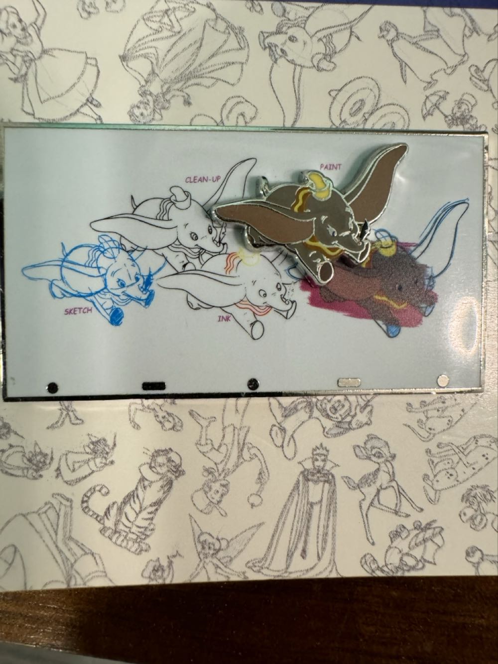Dumbo Ink & Paint - Disney Pin Trading pin collectible [Barcode 400917113730] - Main Image 2