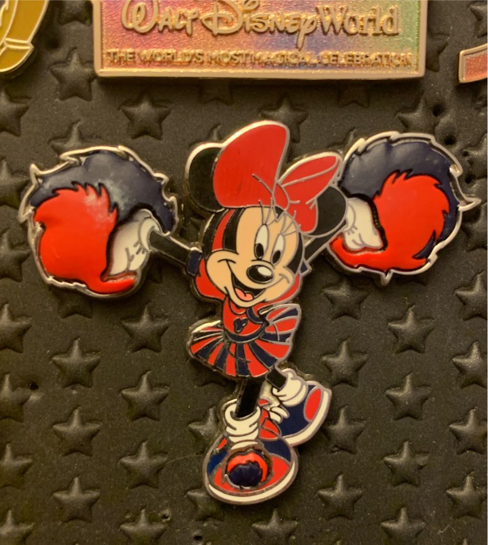 Cheerleader Minnie - Character pin collectible - Main Image 2