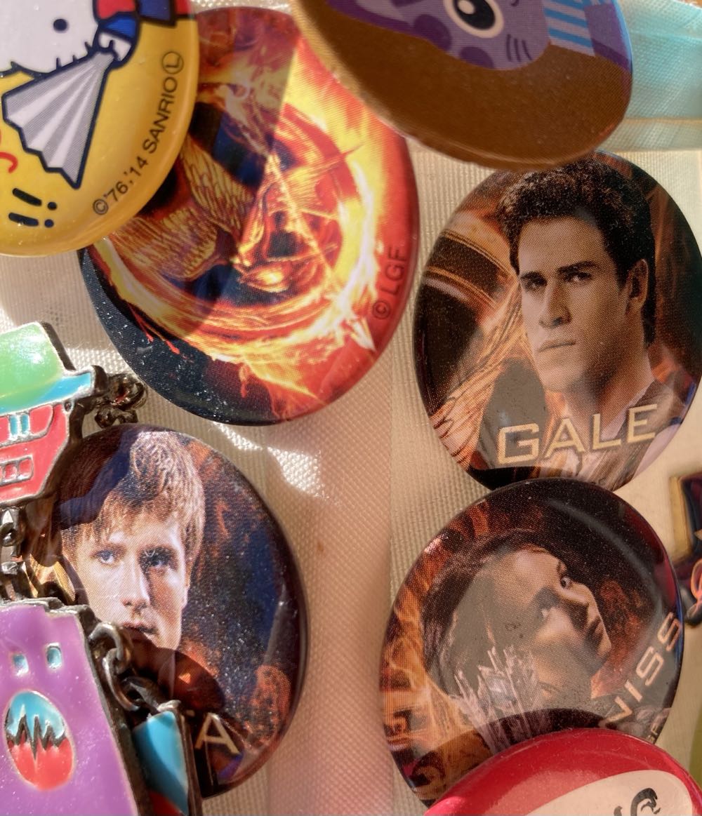 Mockingjay  pin collectible - Main Image 2