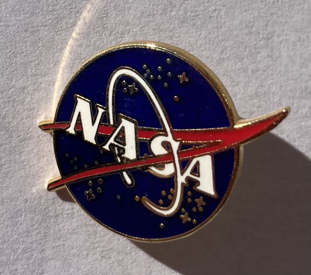 Rocket  pin collectible - Main Image 3