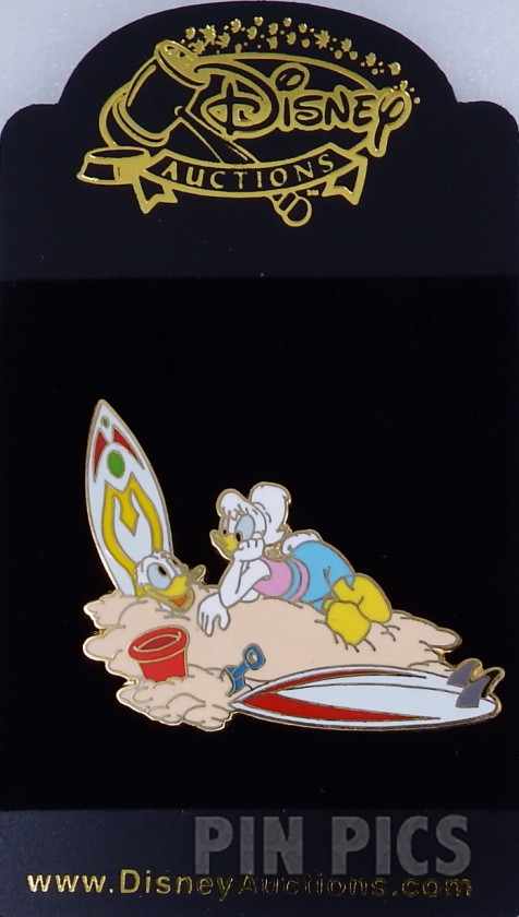 DA - Donald and Daisy Duck - At the Beach  pin collectible - Main Image 3