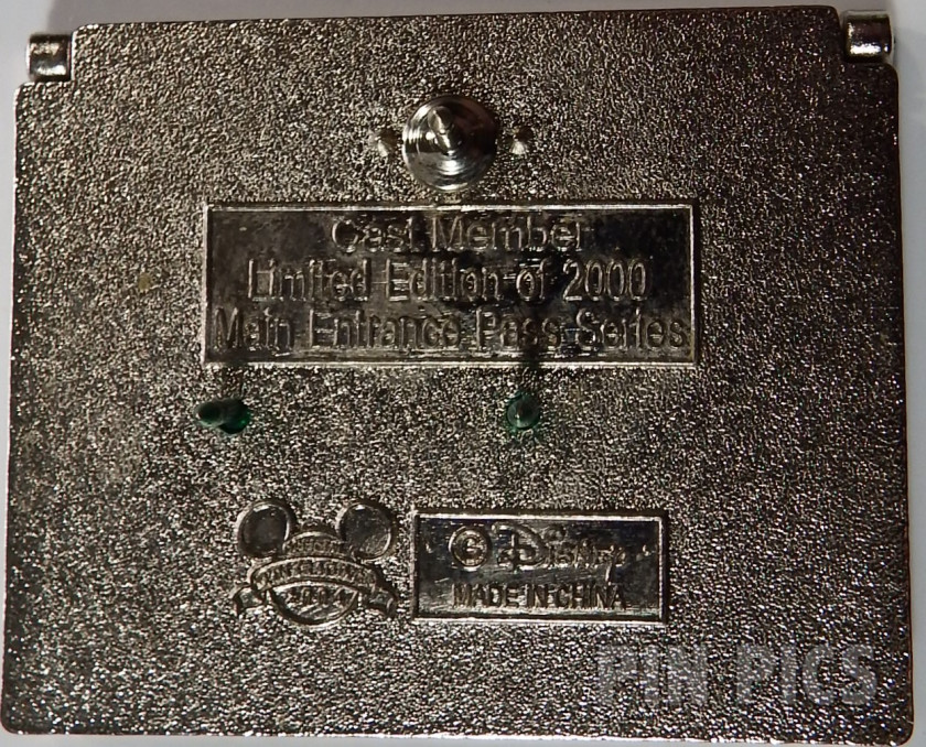 WDW - Goofy - Main Entrance Pass Guide and Green Insert - Downtown Disney - Cast  pin collectible - Main Image 3