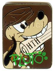 DLR - Tinker Bell with Hands on Knees