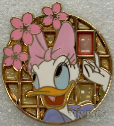 Japan - Daisy Duck - Gold Bishop - Chess - JDS