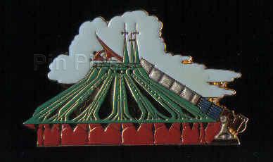 WDW - Epcot - Flower and Garden Festival 2004 - Pluto