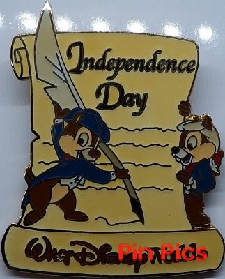 Miss Piggy in Pearls (Plastic)